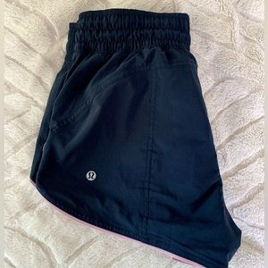Lululemon Choose a Side short